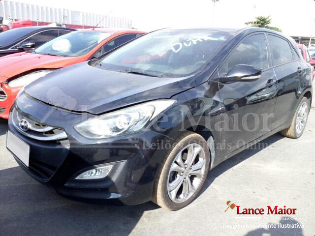 LOTE 027 - Hyundai I30  1.6 16V S-CVVT GD 2013