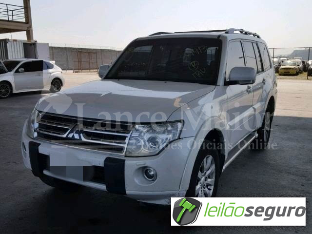 LOTE 040 - MITSUBISHI PAJERO FULL HPE 3.2 TURBO 2011