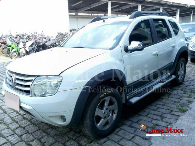 LOTE 023 - Renault Duster 2.0 16V Dynamique 2016