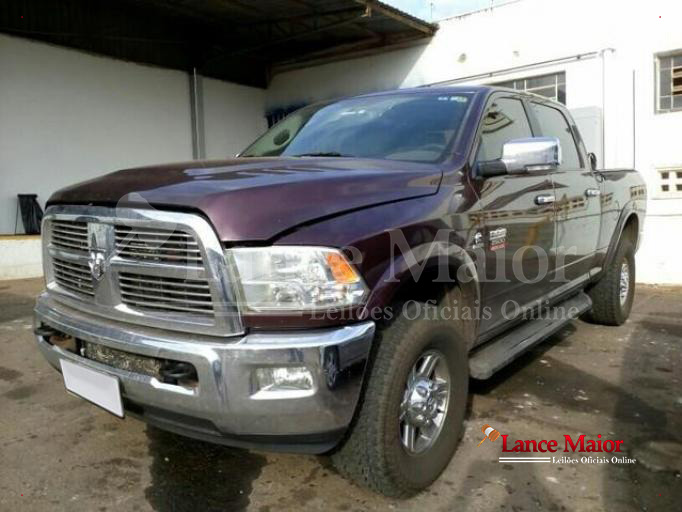 LOTE 018 - Dodge Ram 2500 QC 5.9 2010