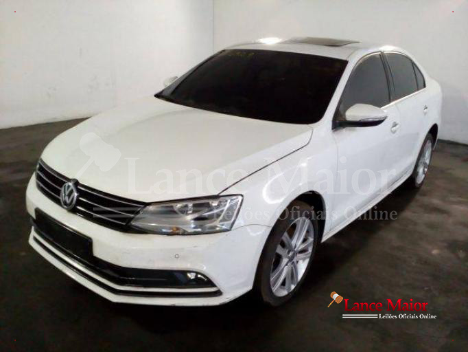 LOTE 038 - VOLKSWAGEN JETTA COMFORTLINE 2.0 2013