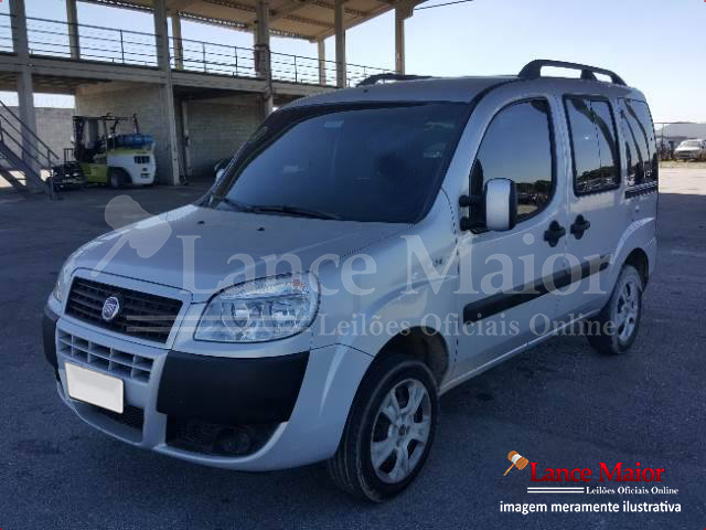 LOTE 016 - FIAT DOBLO Essence 1.8 16V (Flex) 2015