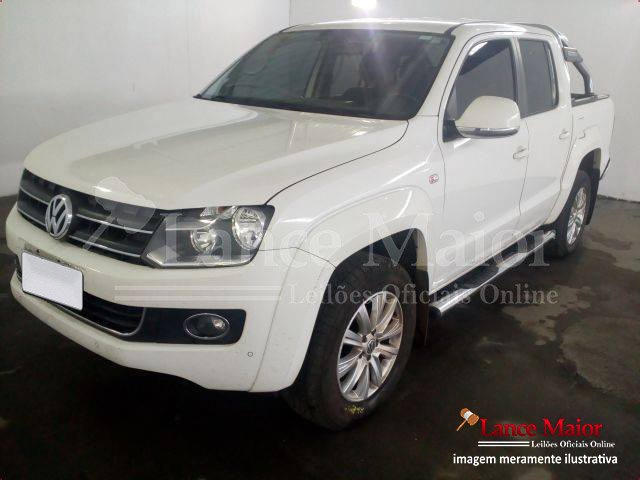 LOTE 040 - VOLKSWAGEN AMAROK HIGHLINE 4MOTION 2013